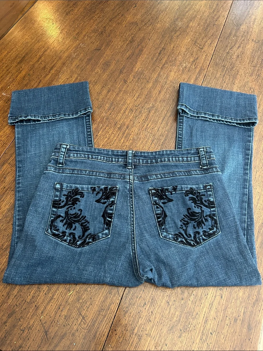 Lee Slender Secret Women’s Flare Jeans w/embellishment on pockets. Sz 12 EUC